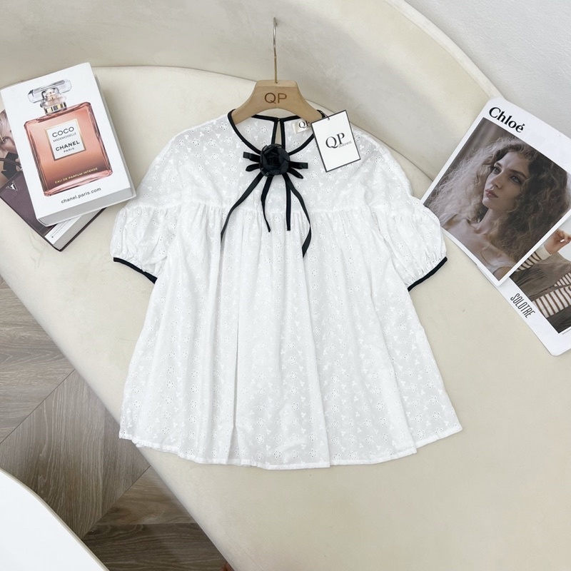 Áo Boy Viền Đen Cổ Hoa