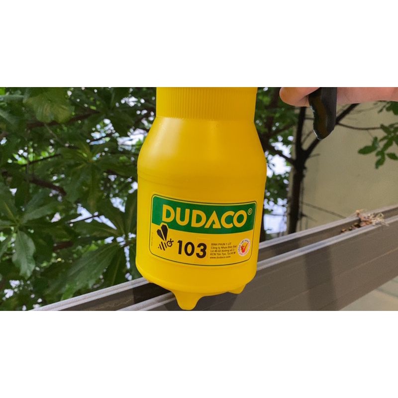 Bình xịt tưới cây Dudaco 1 lít chuyên dụng cần dài