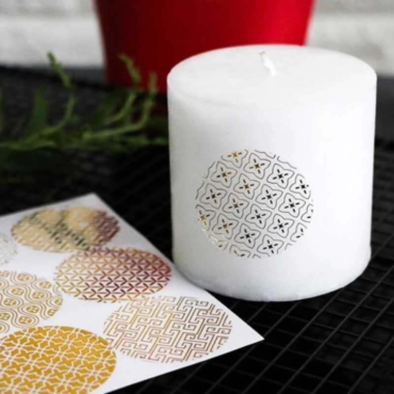 Tem dán nhãn niêm phong bì bánh màu vàng