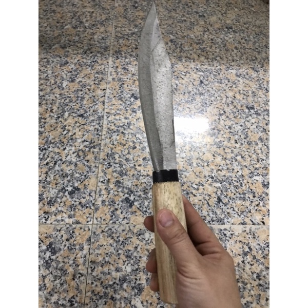 Yếm nhọn gọt hoa quả