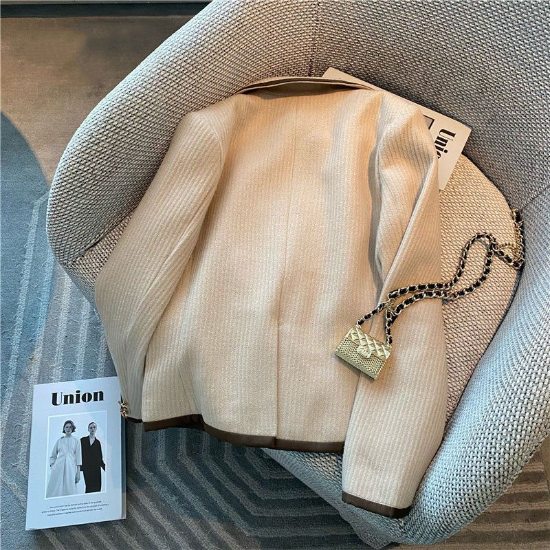 Set trang phục 2 món áo khoác vest và chân váy xếp ly dành cho nữ 2021 có bán lẻ