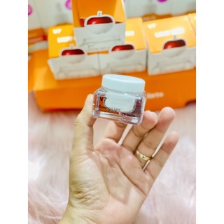 Kem dưỡng trắng da V7