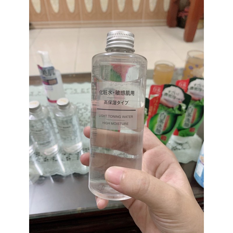 Nước hoa hồng Muji light toning water 200ml