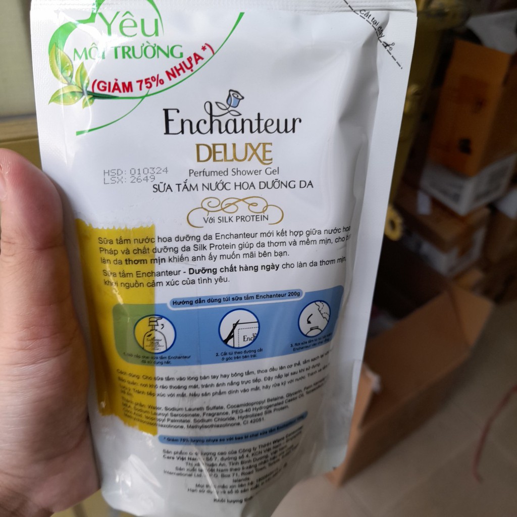 [200g] Sữa Tắm Hương Nước Hoa Enchanteur (hàng tặng) | BigBuy360 - bigbuy360.vn