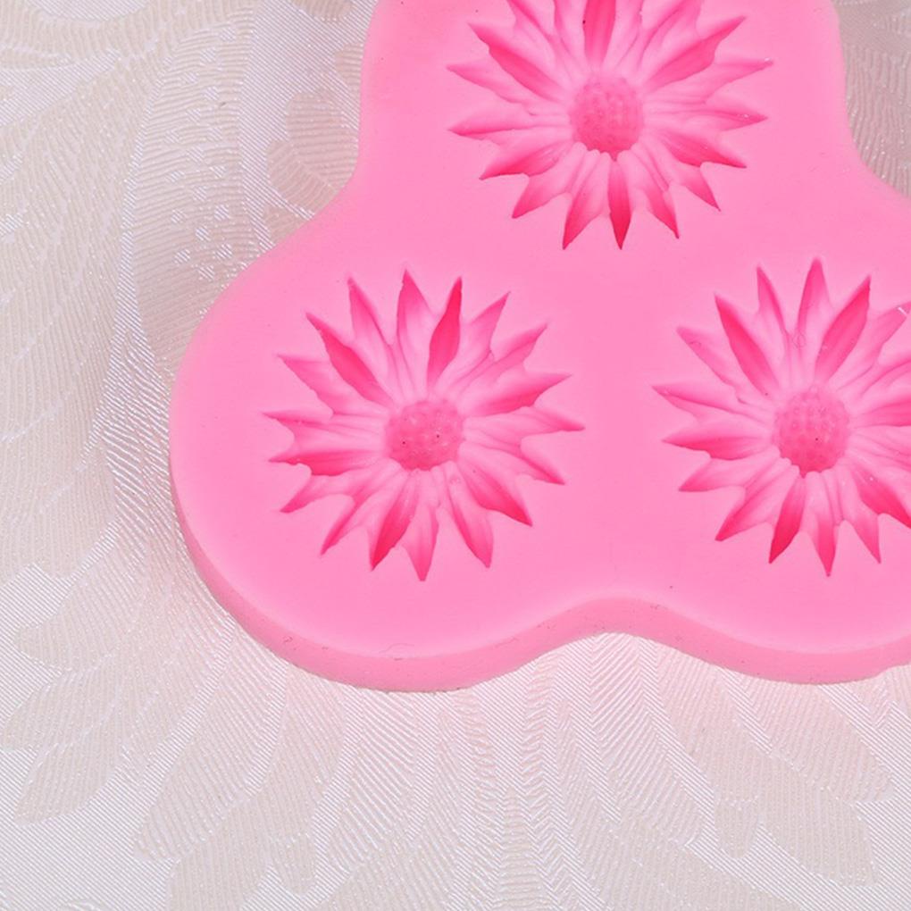 Khuôn Silicone Tạo Hình Làm Bánh Kẹo Hình Bông Hoa 3 Ngăn