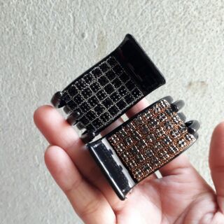 Kẹp tóc 5 răng đính hạt siêu xinh (hạt vàng/đen)