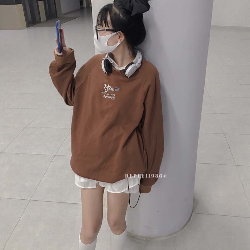 Áo sweater raglan chữ Hàn