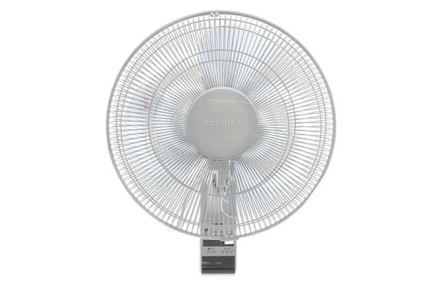 Quạt treo tường Toshiba