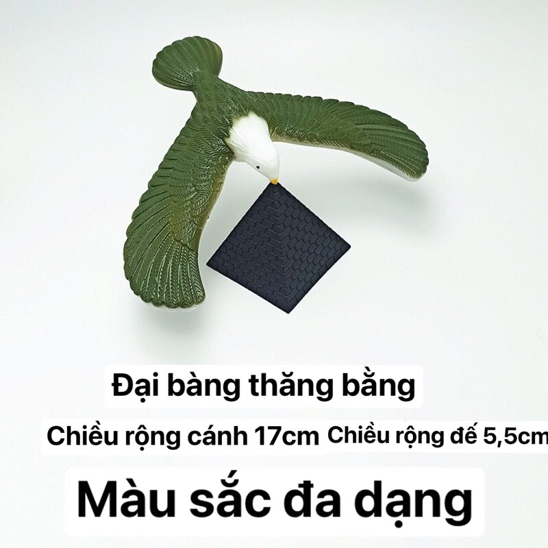 Đồ trang trí hình đại bàng giữ thăng bằng trên kim tự tháp , quà lưu niệm siêu đẹp