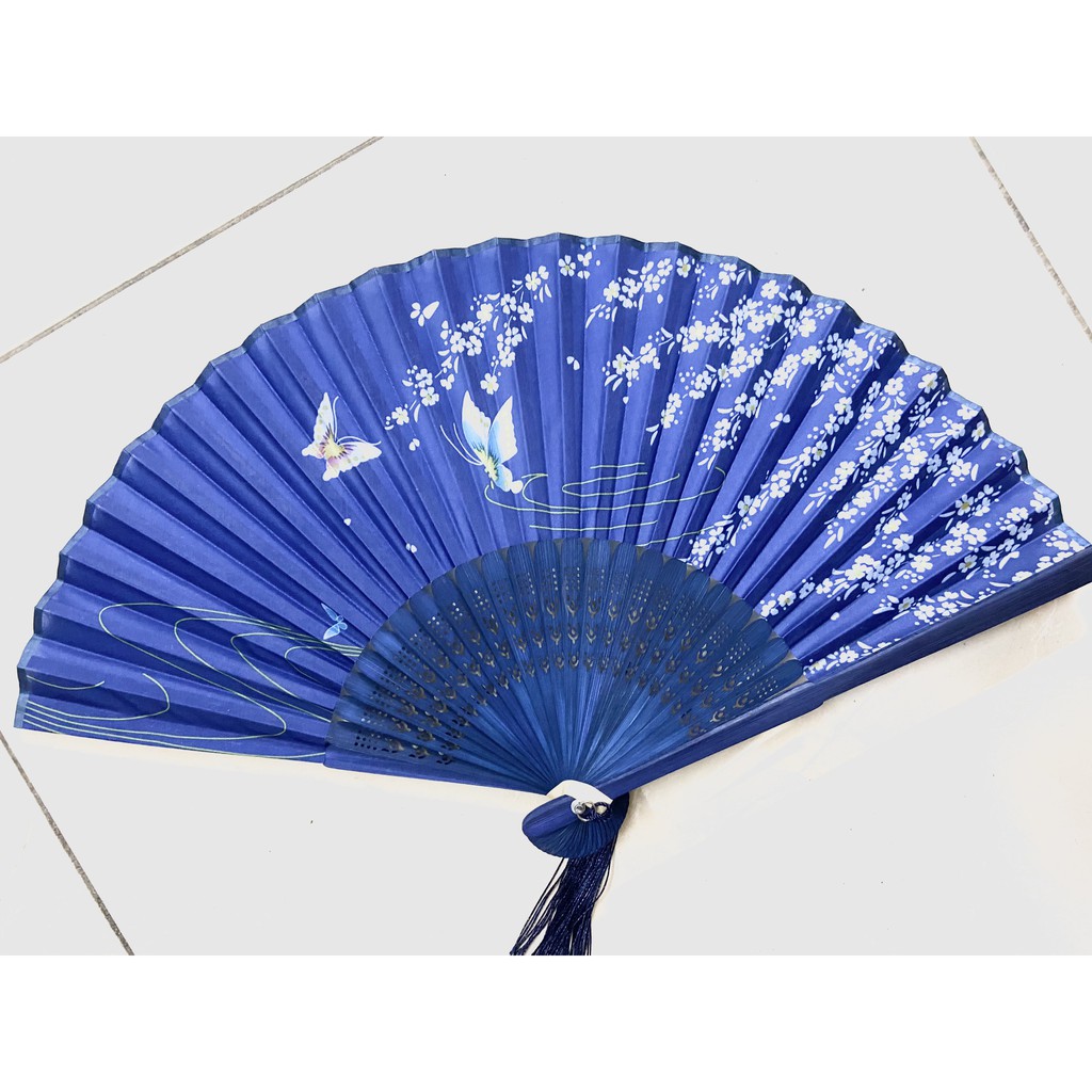 Quạt Nan Tre Gấp Tay Hình Hoa Khiêu Vũ Cổ Điển Mùa Hè Cầm Tay Trung Quốc Quà Tặng Tiệc Cưới Trang Trí Xinh Xắn | BigBuy360 - bigbuy360.vn