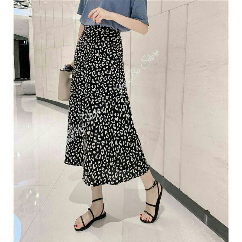 chân váy vitage họa tiết báo thời trang