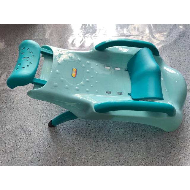 Ghế tắm gội cho bé