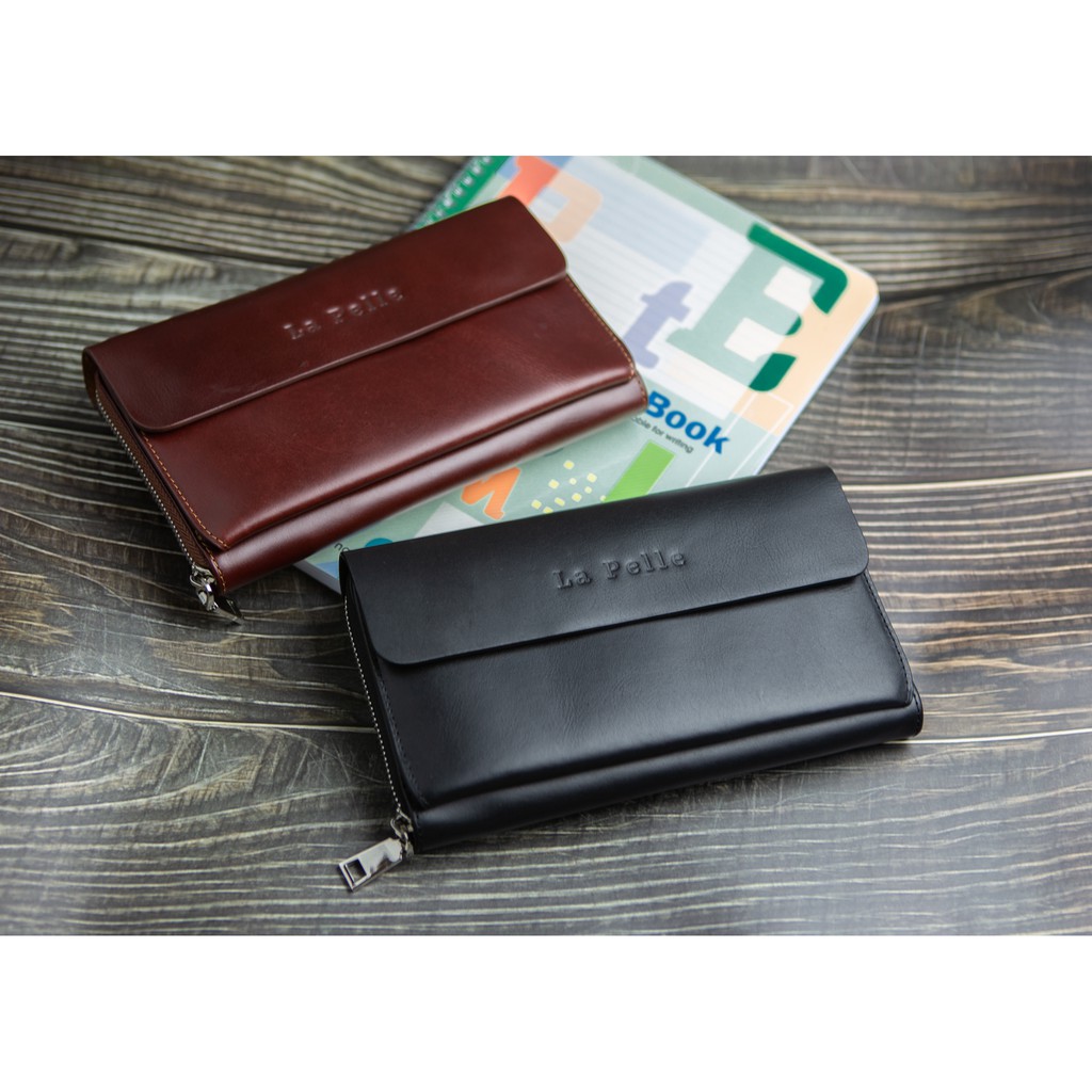 Ví, bóp dài ba gấp cầm tay (Clutch) da bò Pull up - Thiết kế bởi La Pelle - Màu đen / đỏ đô phiên bản 2020