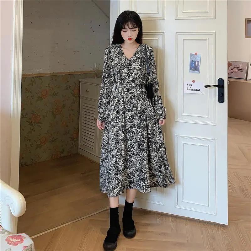 Đầm tay dài cổ chữ V in hoa kiểu Pháp cổ điển | BigBuy360 - bigbuy360.vn