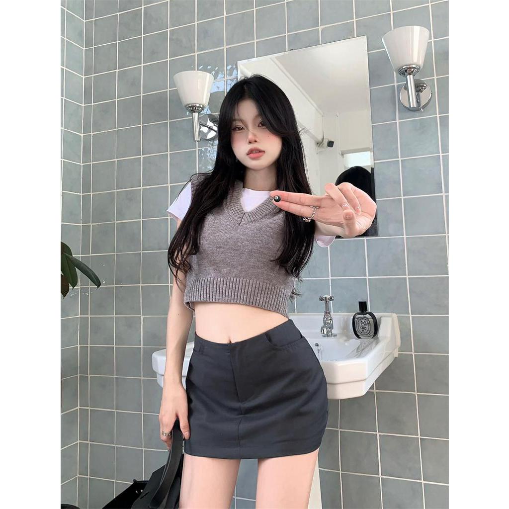 Bộ Áo Dệt Kim Sát Nách Cổ Chữ V + Chân Váy Ngắn Xinh Xắn Thời Trang Cho Nữ 56555