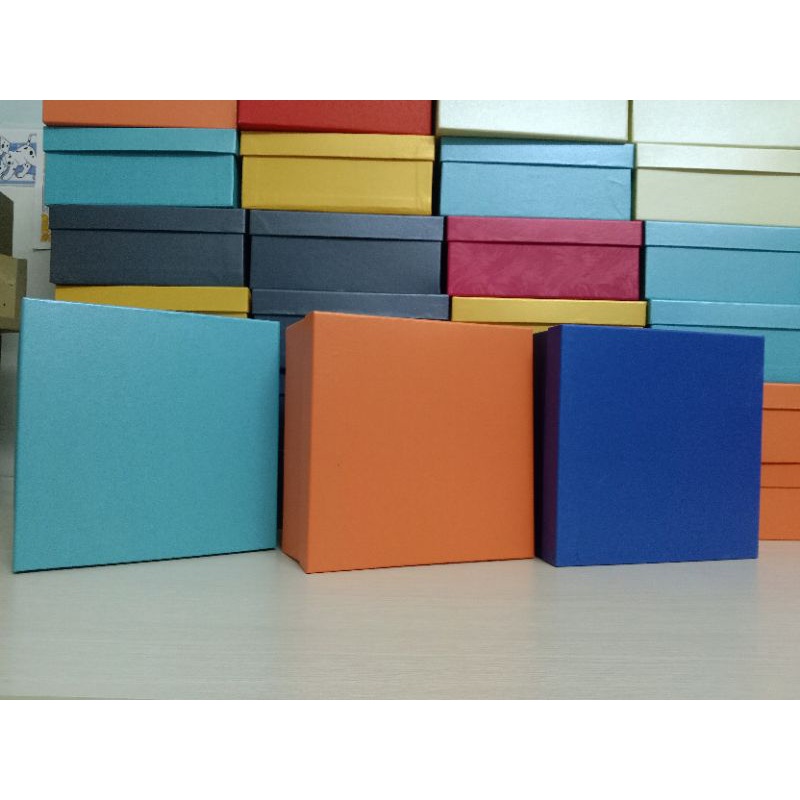 Hộp quà vuông 25x25 cao 10 cm