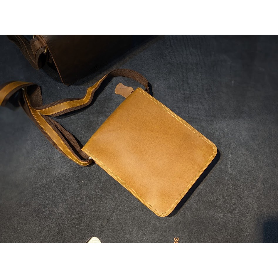 Túi Đeo Chéo Basic Da Bò Sáp Kiểu Trơn Đơn Giản Dễ Phối Đồ