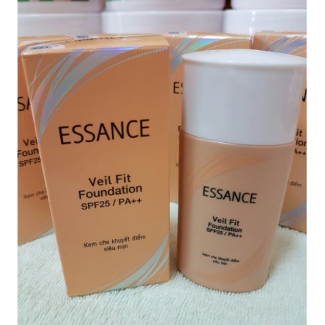 Kem che khuyết điểm Essence