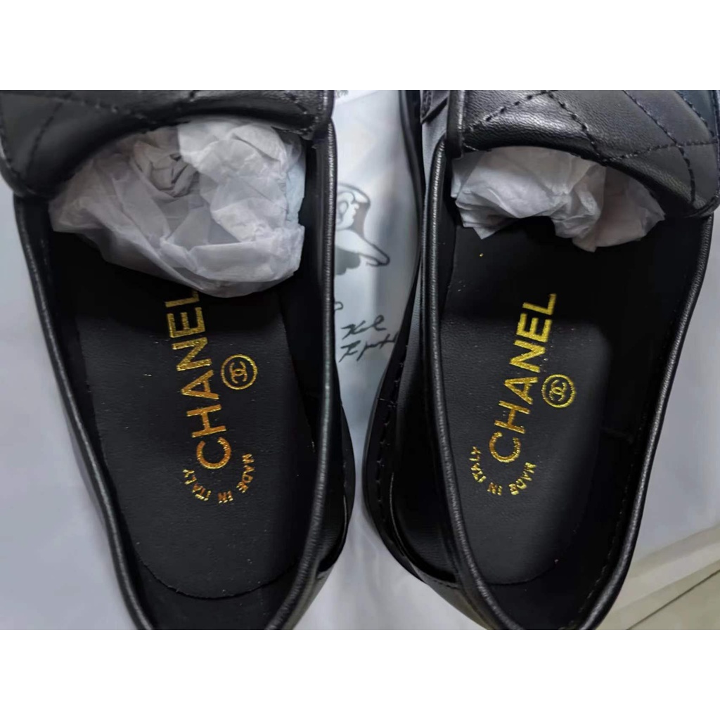 Giày Lười Nữ Da Cừu &amp; Kim Loại Màu Vàng Không Có Hộp