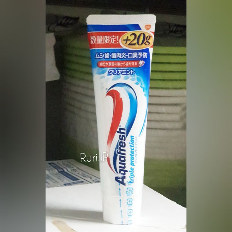 Kem đánh răng Aquafresh nội địa Nhật Bản 160gr