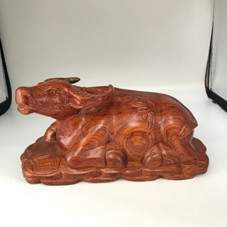 Tượng trâu gỗ hương 21x10