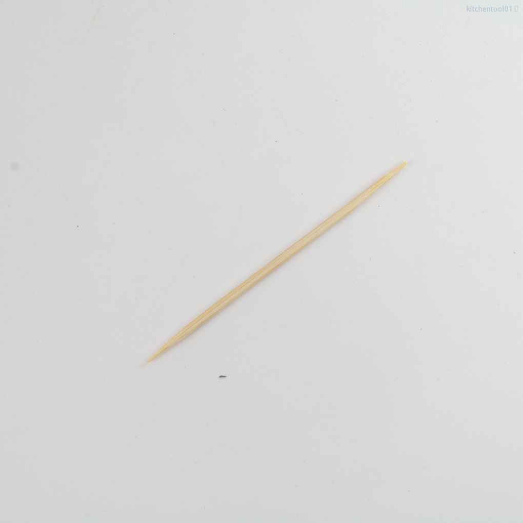 Tăm xỉa răng bằng tre hoặc dùng để ăn món khai vị cocktail