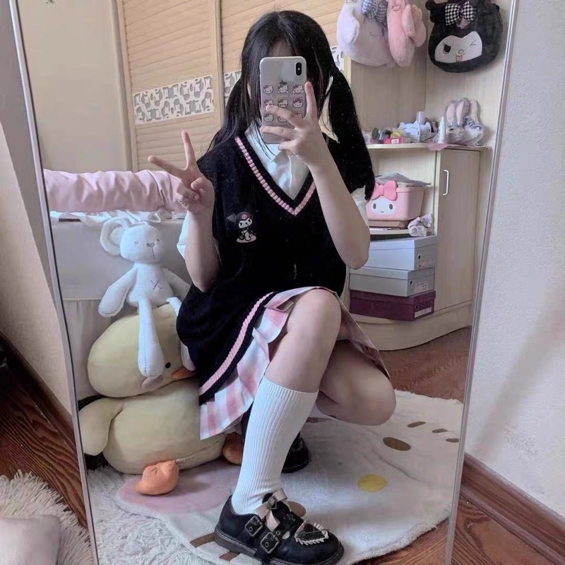 Áo gile 3 màu thêu hình sanrio