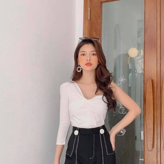 Áo crop lệch vai tay lỡ