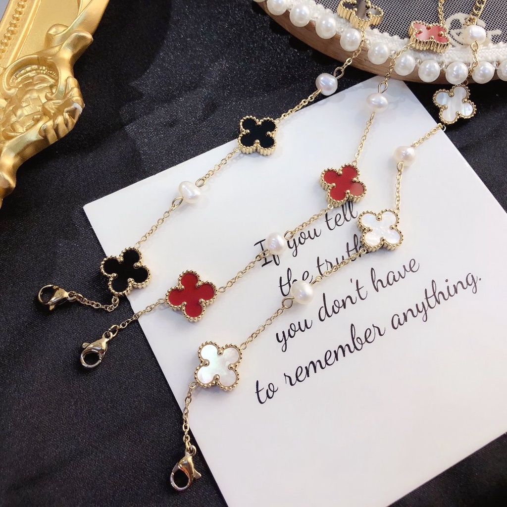 Vòng Tay Louis Vuitton Bằng Thép Titan Họa Tiết Chữ LV Sang Trọng Thời Trang