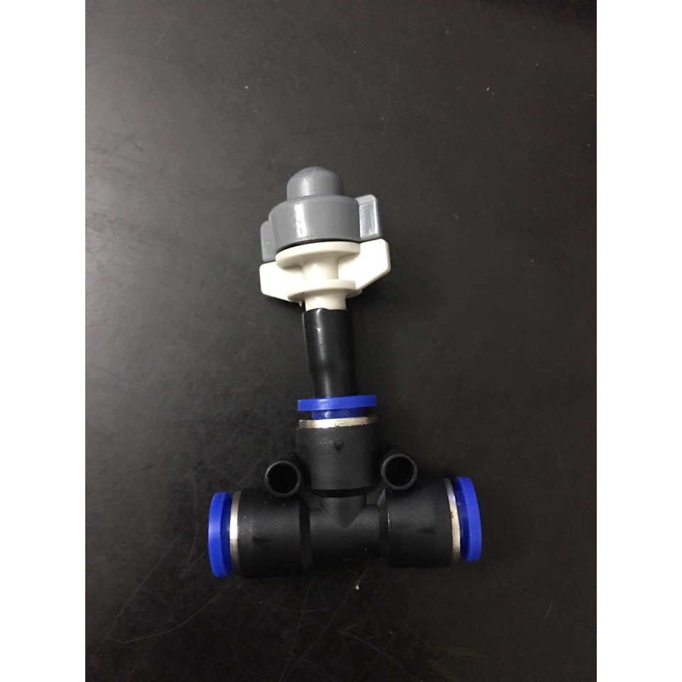 Béc phun sương tưới lan 1 hướng 1 đầu kèm khởi thủy 4/7 , Tê 8, chân ren 21, Ống PVC nối,cút, T ren đồng 21
