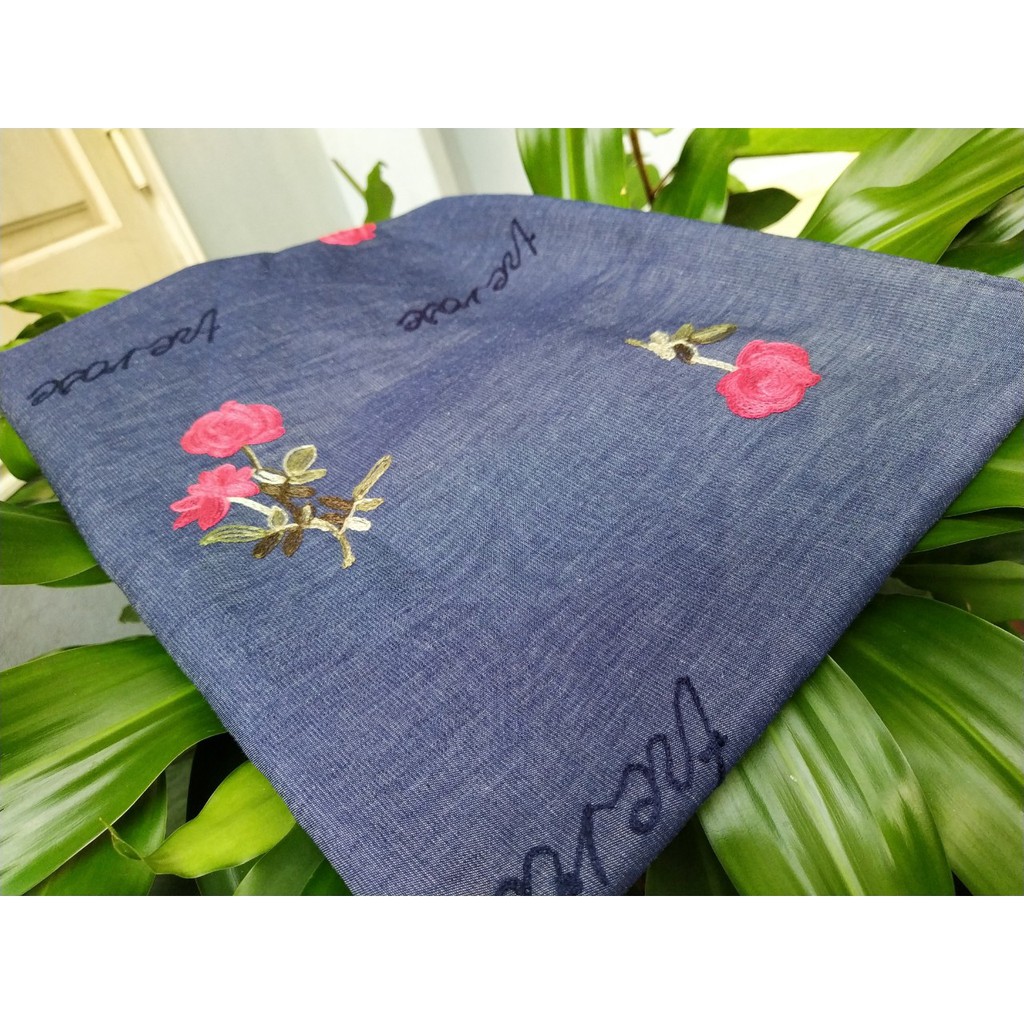 Vải bò thêu hoa
