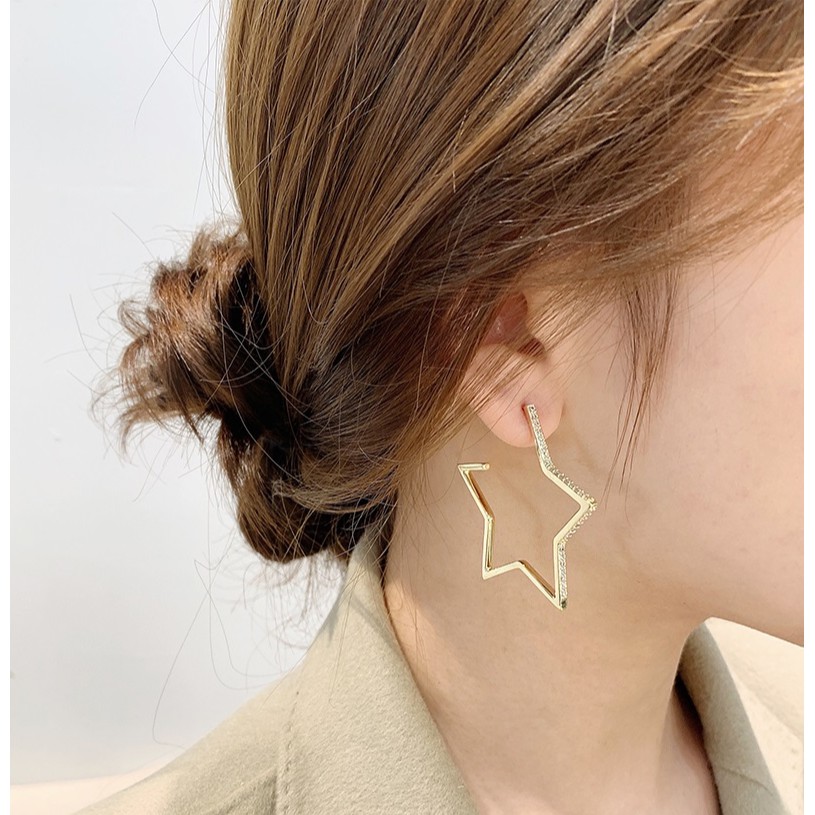 Bông tai họa tiết ngôi sao đính đá viền sành điệu BT132