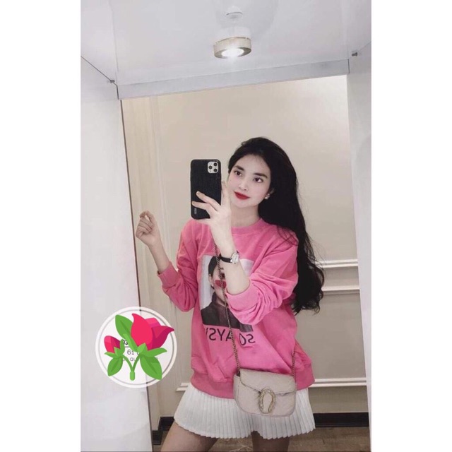 Áo nỉ cổ gái đeo kính hồng