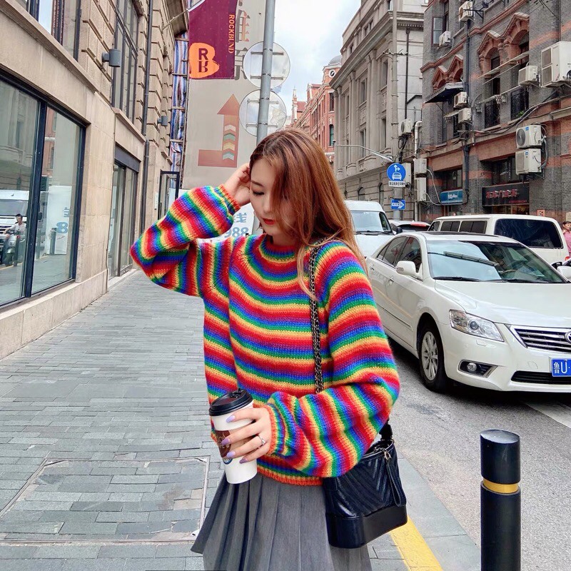 Áo len sắc cầu vồng xinh ảnh thật