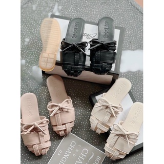 Sục nơ bé gái