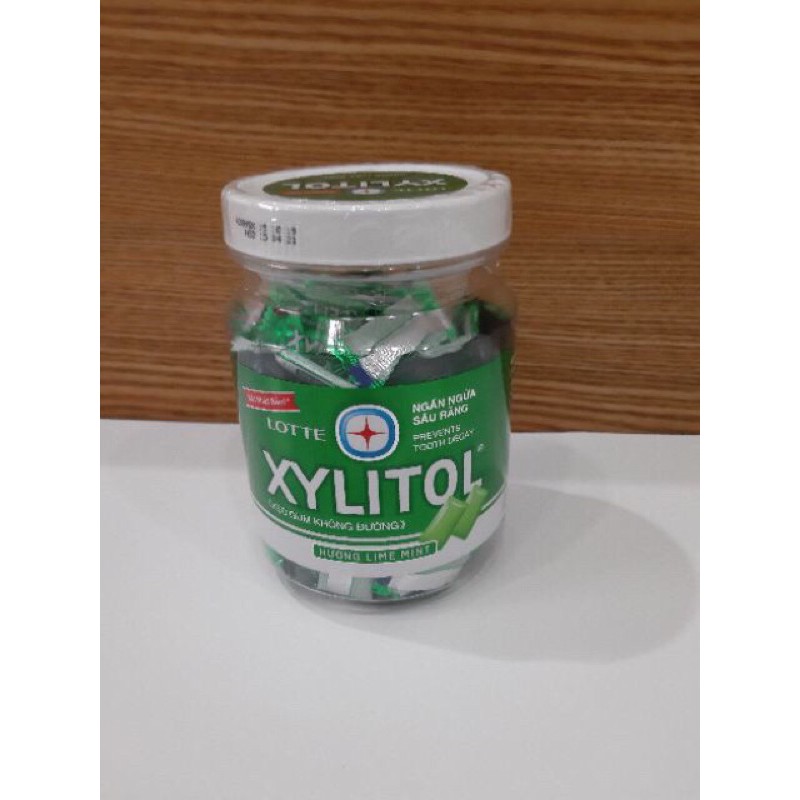 Hũ kẹo Gum không đường Lotte Xylitol ngăn ngừa sâu răng 275,5g