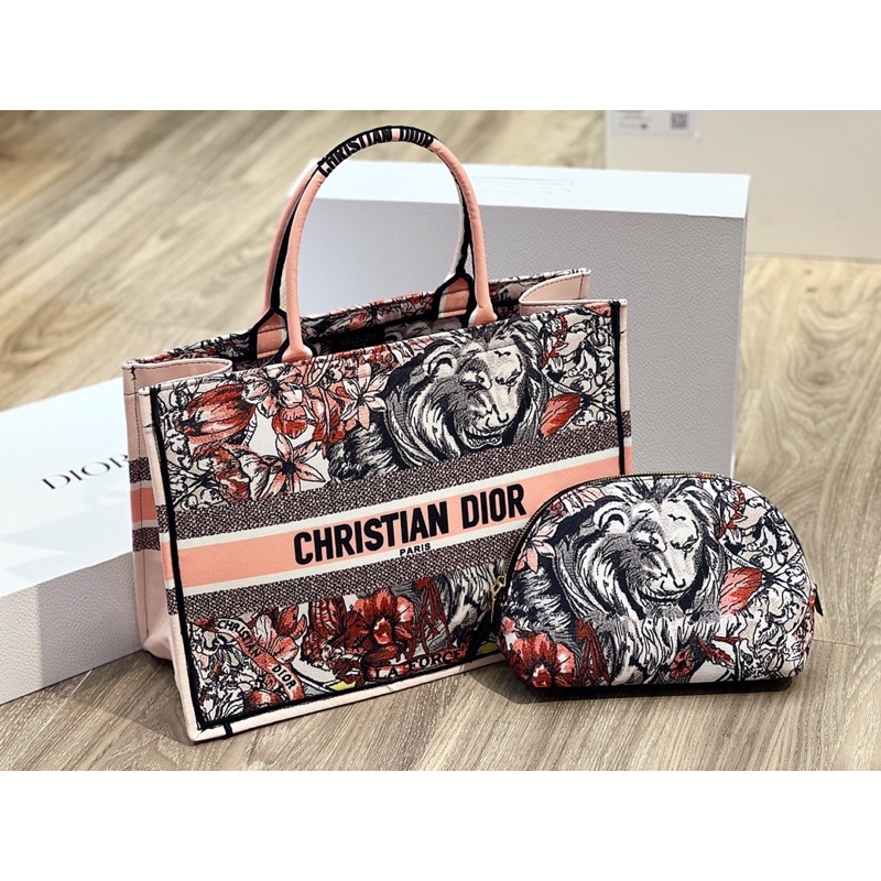 Dior booktote