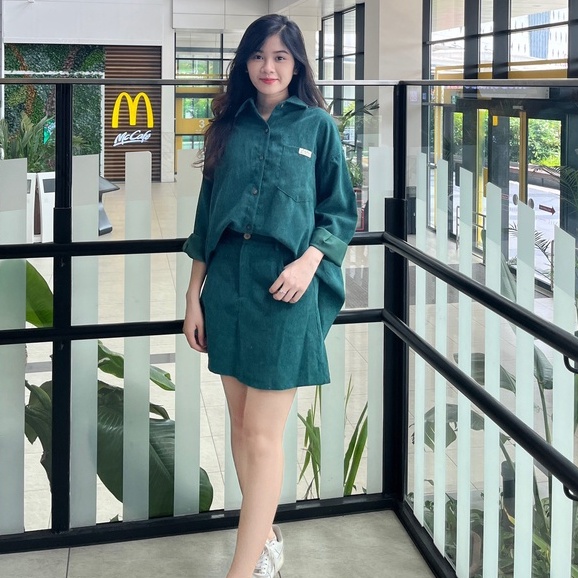 Set đồ nữ áo sơ mi nhung tăm dáng rộng phối chân váy ngắn chữ A  trẻ trung, Set áo sơ mi nhung tăm kèm chân váy ngắn hot