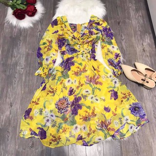 Đầm tơ rút ngực hoa màu vàng
