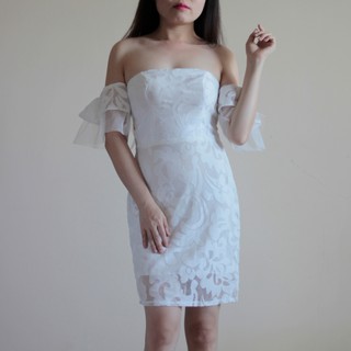 Đầm body trễ vai màu trắng