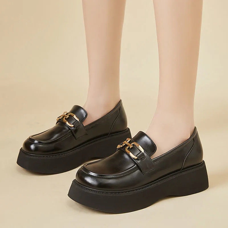 Giày da mềm đế dày hợp thời trang