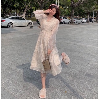 Váy voan hai lớp hoa nhí và kem be dày dặn