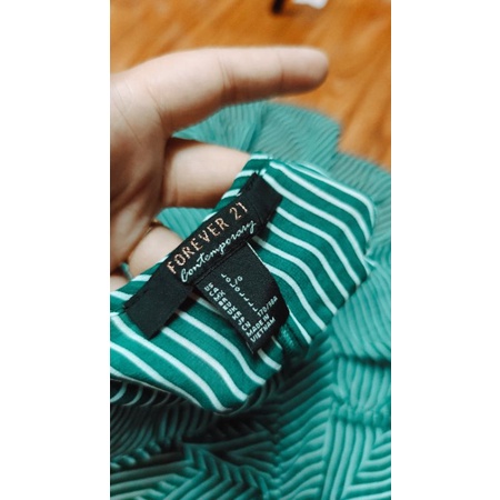 Áo croptop forever 21 xuất dư - size L