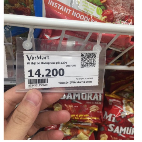 Kẹp tem nhựa có khuy bấm, tem cài hiển thị tên + giá treo tại gian hàng trưng bày sản phẩm