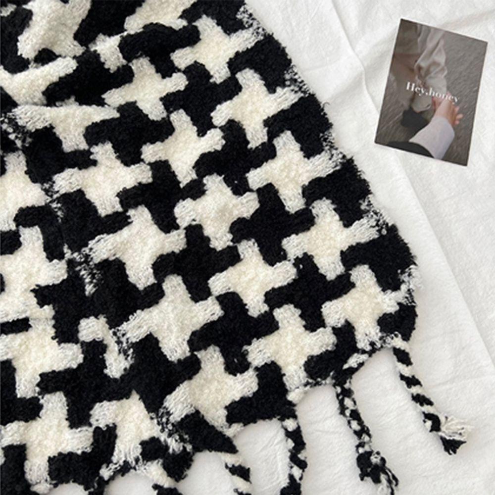 Khăn Choàng Cổ Phối Tua Rua Thời Trang Thu Đông Cho Nữ