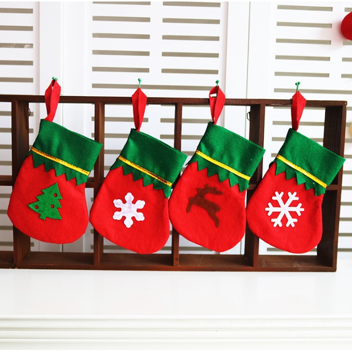 Vớ Nỉ Đỏ Cổ Xanh VO03 Treo Trang trí Cây Thông, Trang Trí Noel Giáng Sinh