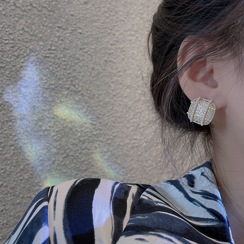 Đôi Khuyên Tai Đính Ngọc Trai Thời Trang Mùa Thu Cao Cấp Mới Cho Nữ