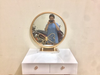 Bàn trang điểm treo tường