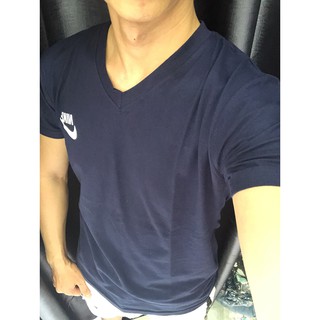 Áo thun cổ tim nam body