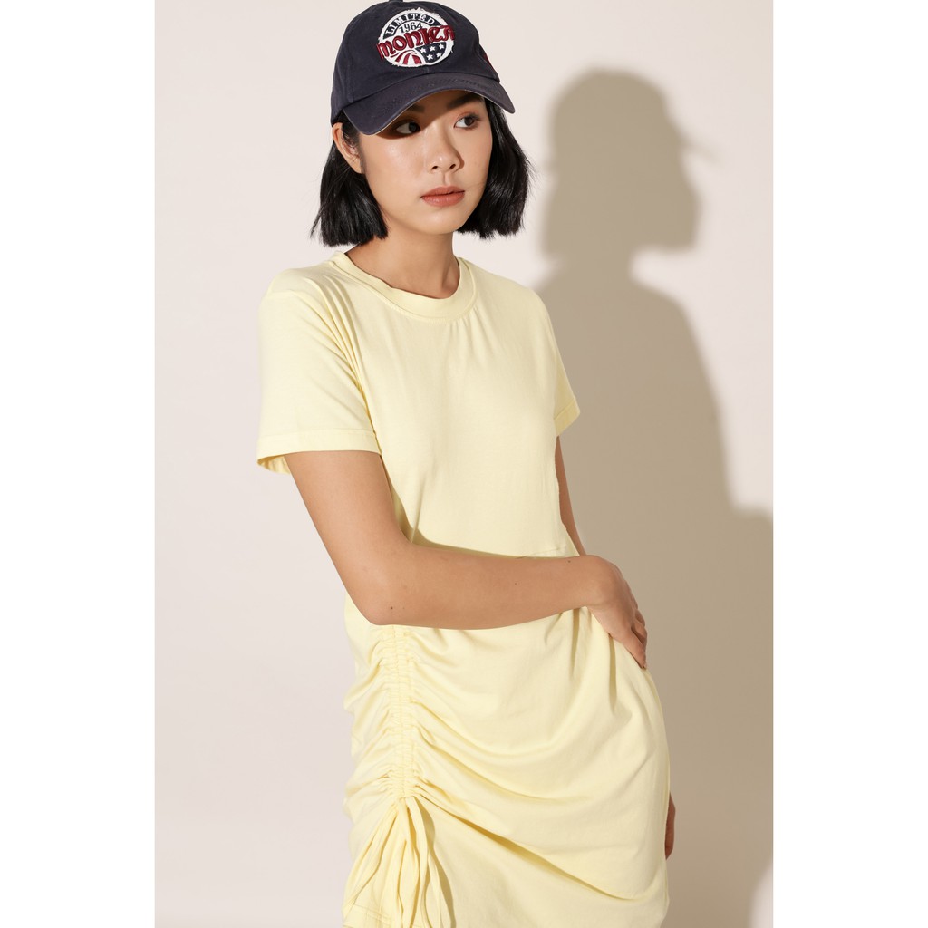 Đầm nữ dáng suông ngắn tay dây rút tà thời trang GAGO drawstring side short sleeve dress màu vàng GG3227